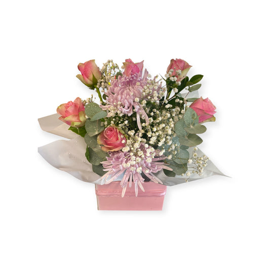 Rose Mondial Pink Fresh Flower Arrangement